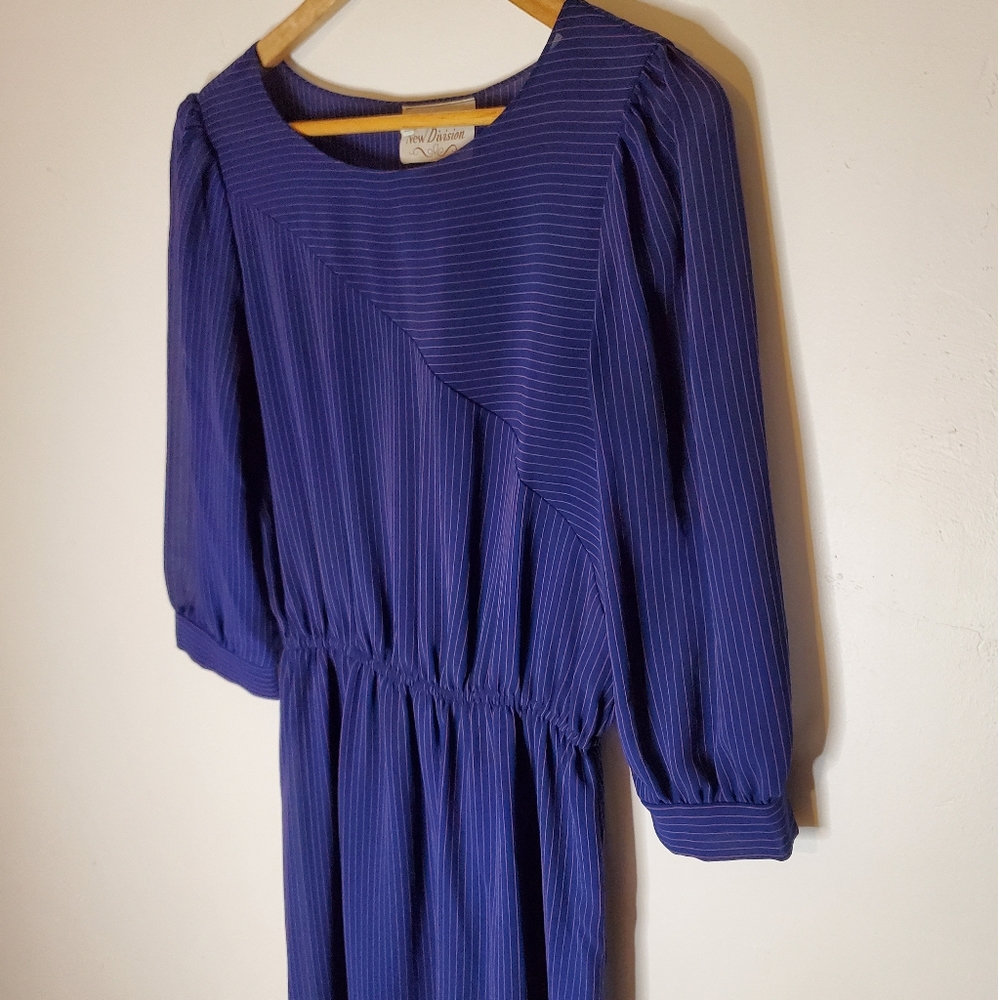 Out of Line Blue Gathered Vintage Midi Dress with Angular Red Stripes - Picture 10 of 16